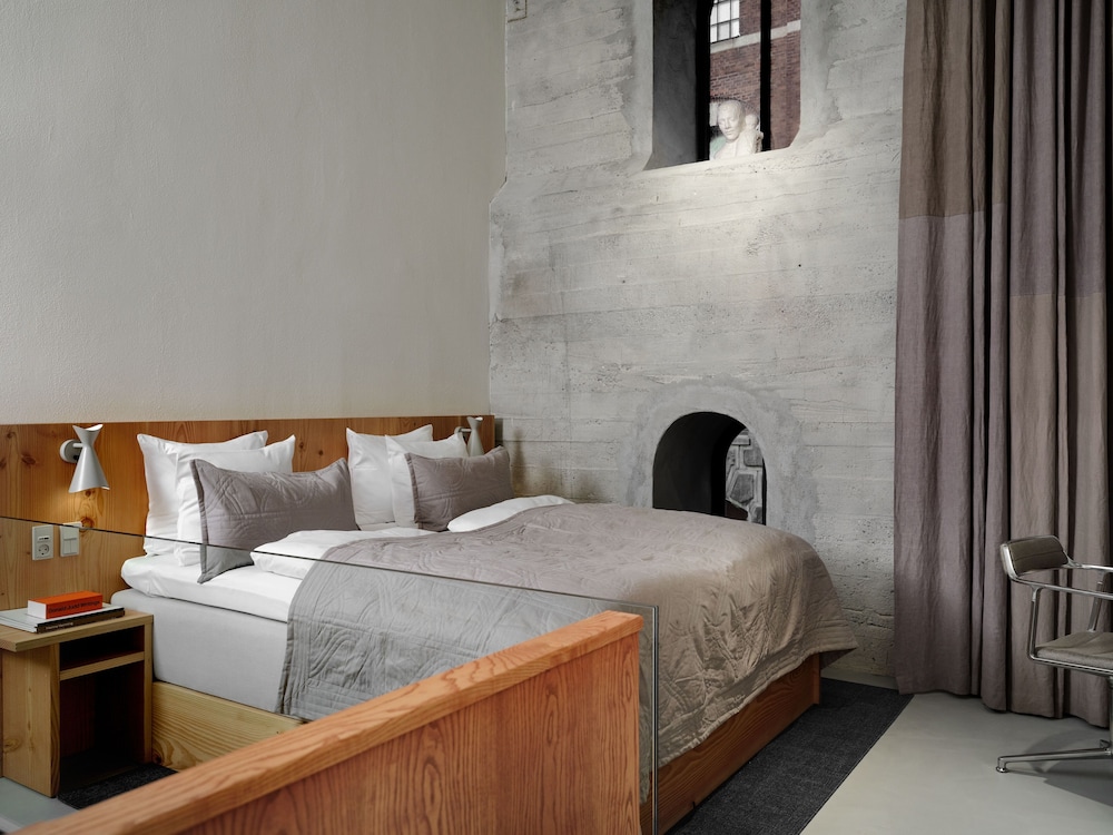 Heritage, Suite, King Bed