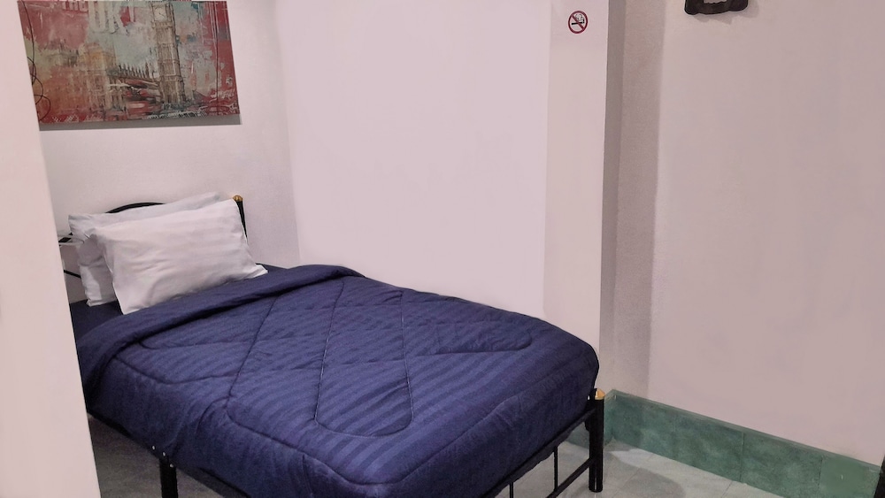 City, Single, Single Bed