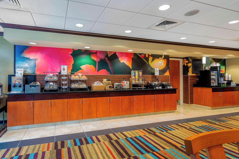Fairfield Inn Suites Hooksett 38/50