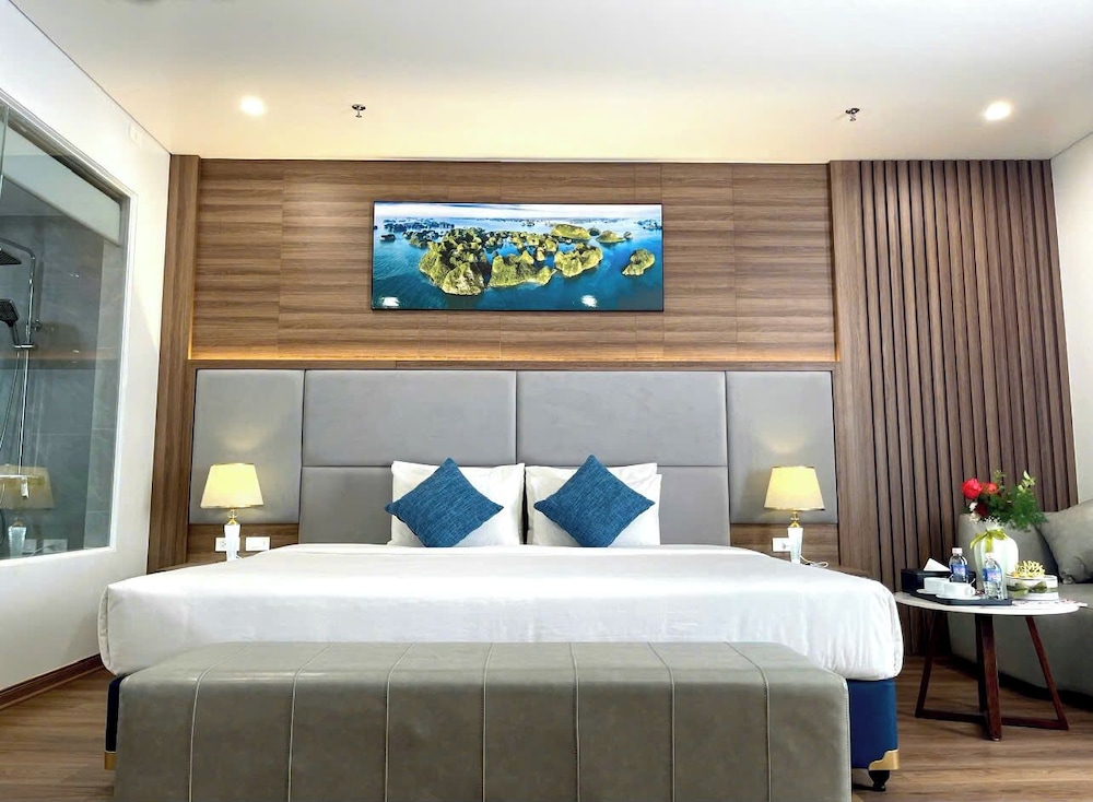 LUXURY, DOUBLE BED, BALCONY