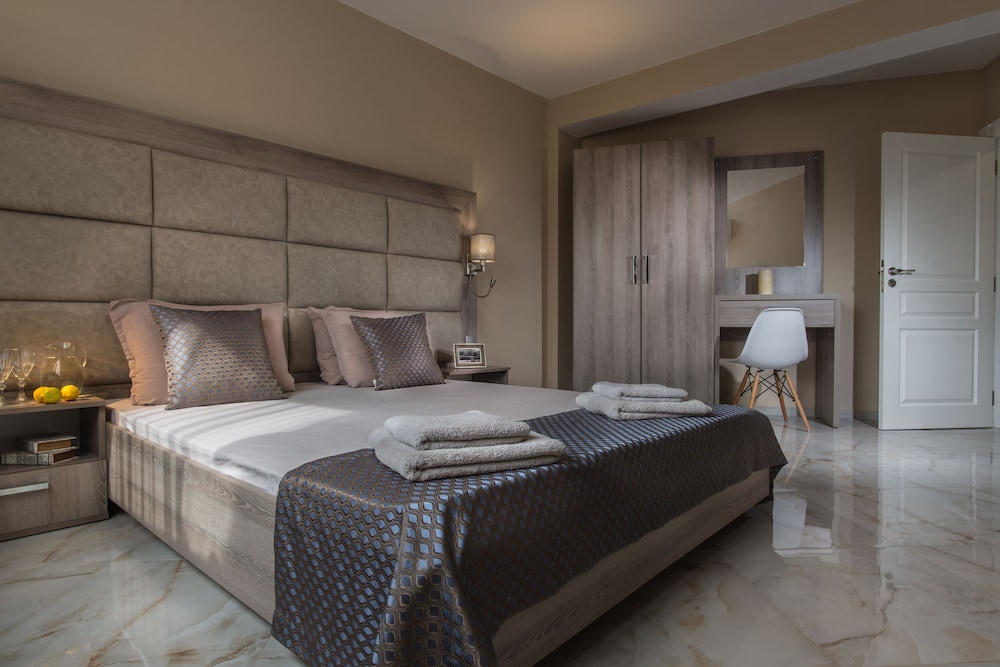 1 Bedroom, Apartment, King Bed, Beach Side, Sea View