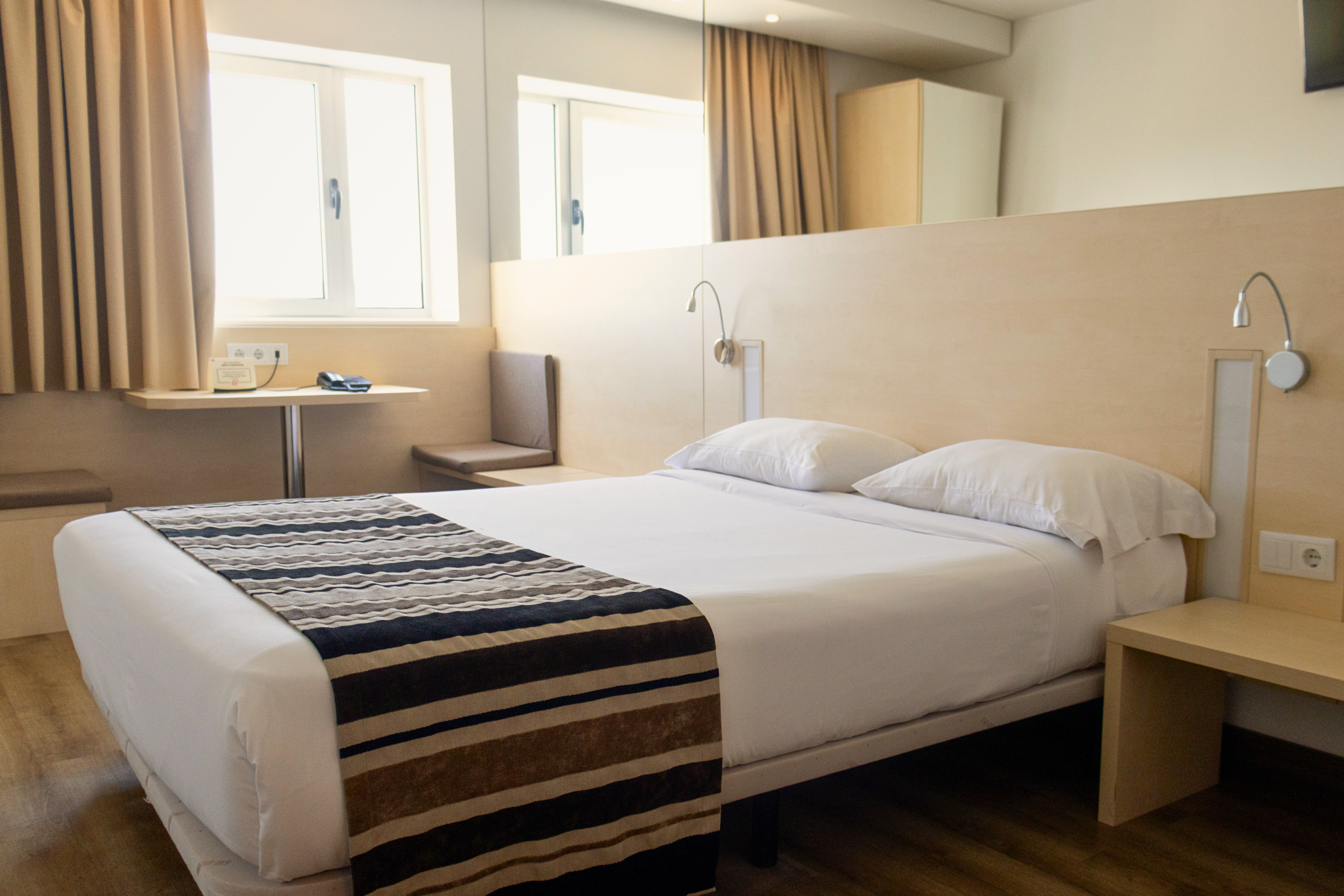 غرفة قياسية مفردة بسرير مزدوج، Park Hotel Porto Valongo 2/3