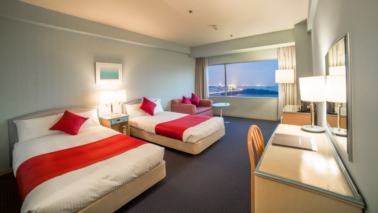 ROOM, TWIN BEDS