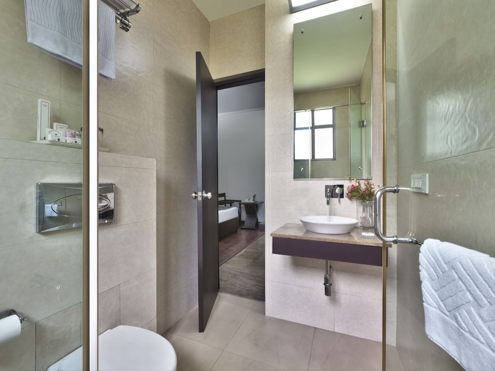 Bloom Hotel - CR Park 54/56
