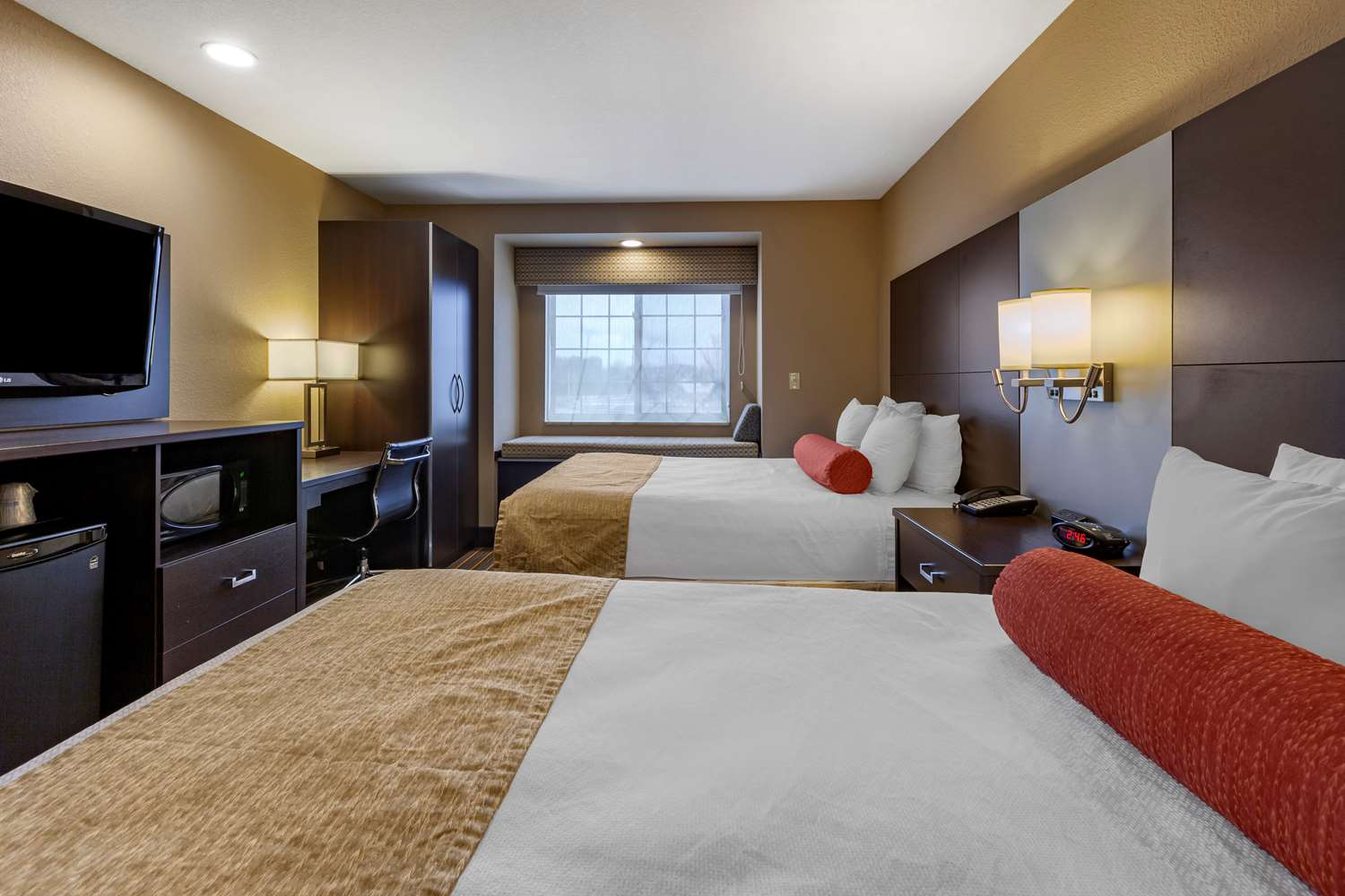 غرفة بسريرين كوين، Best Western Plus Woodstock Inn & Suites 3/4