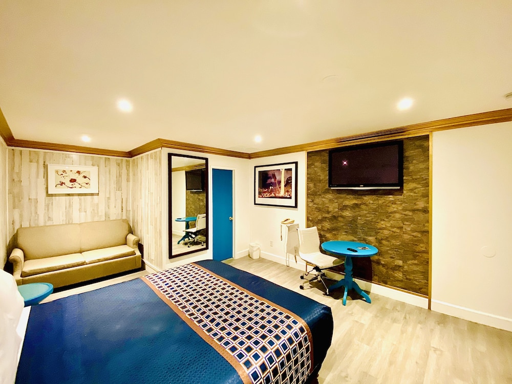 Casa Blanca Inn & Suites 18/67