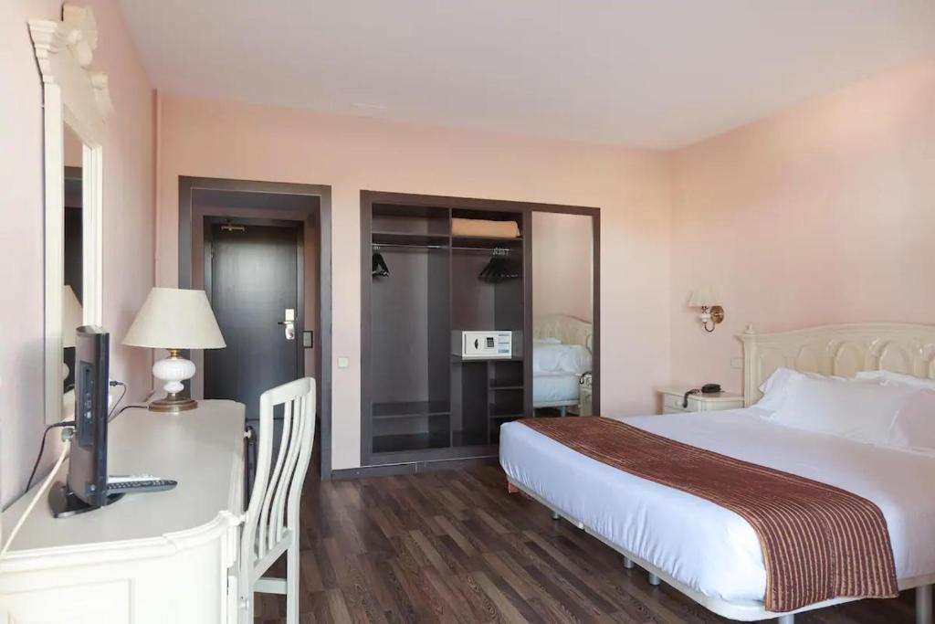 Comfort 2+1، Hotel Roger de Flor by Seleqtta 5/9