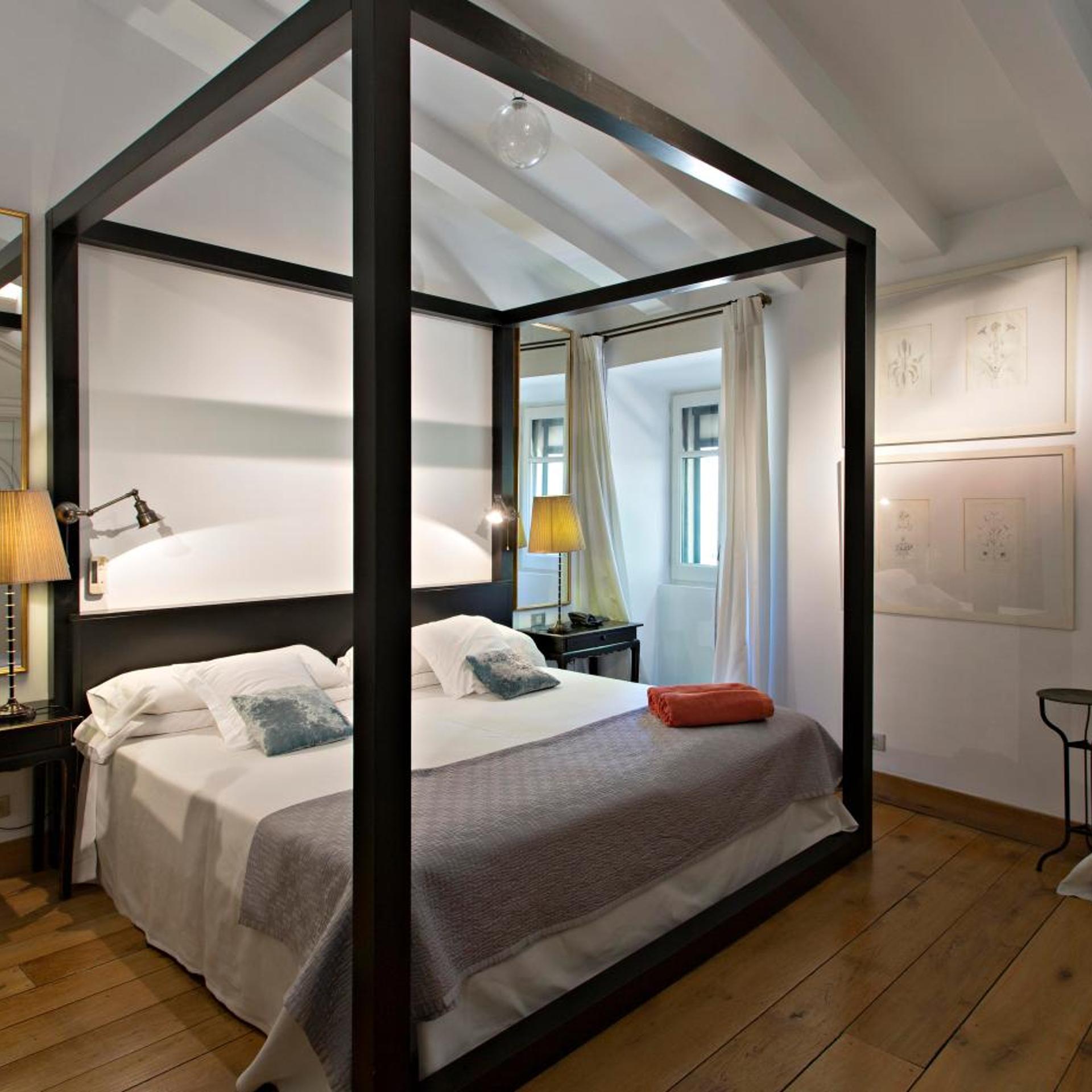 Grand, Suite, King Bed