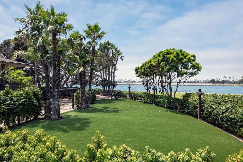 Hyatt Regency Mission Bay Spa and Marina 66/69