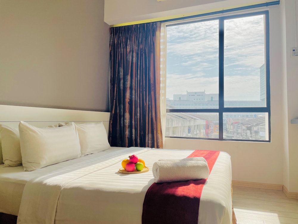 La Boss Hotel 9/56