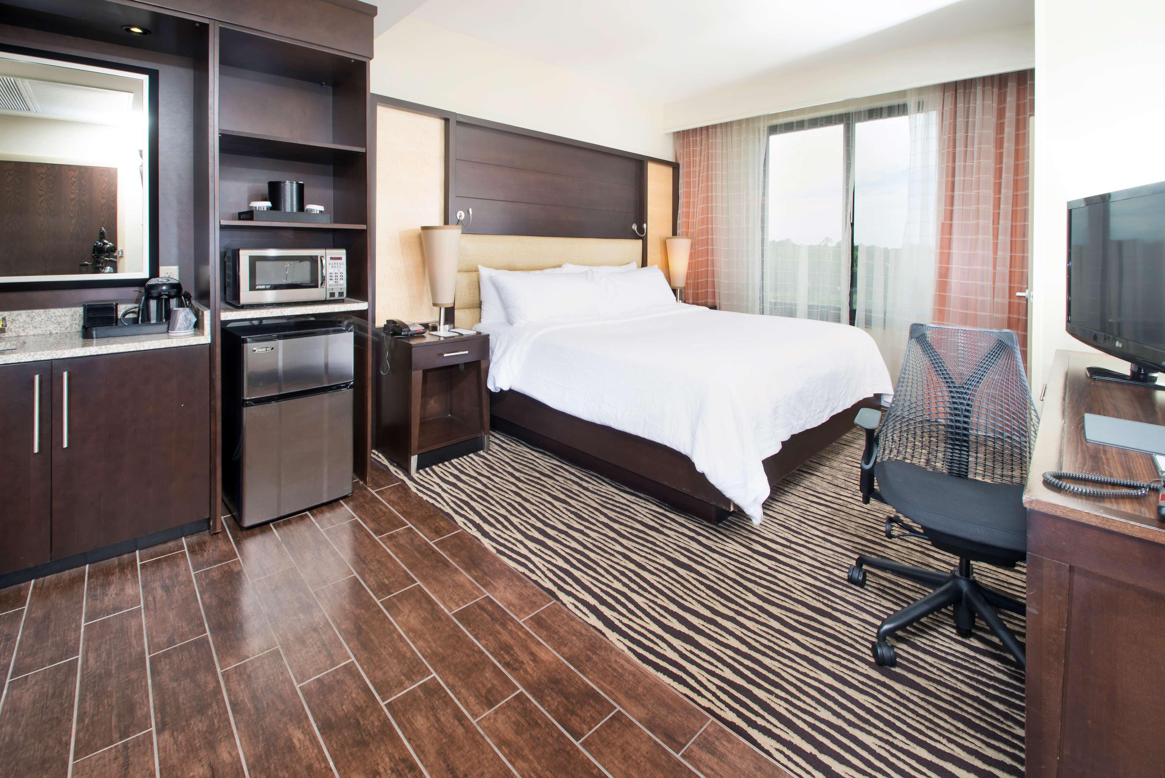 1 BEDROOM, PREMIUM, STUDIO, SUITE, KING BED