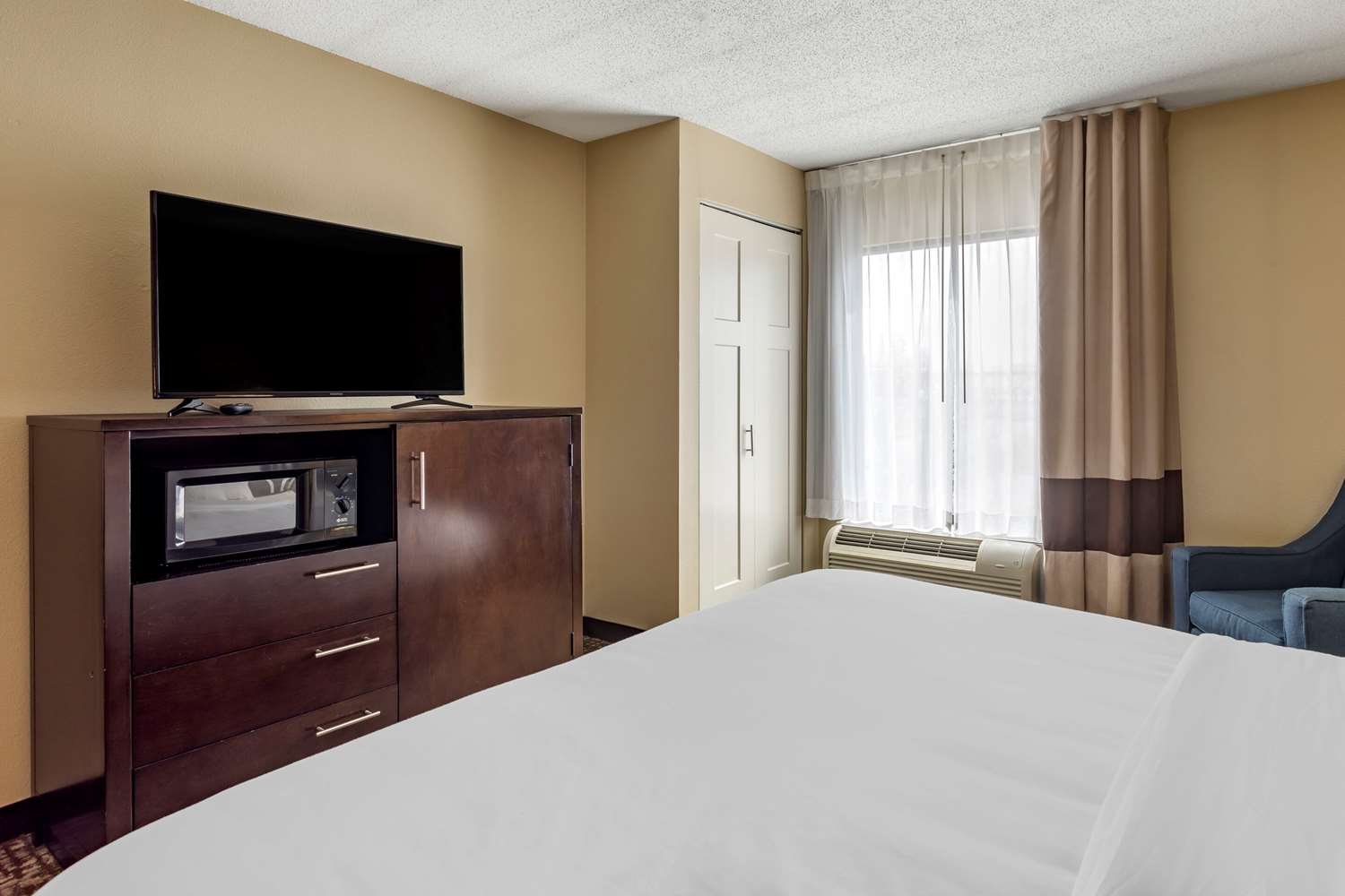 Upgrade, King Bed