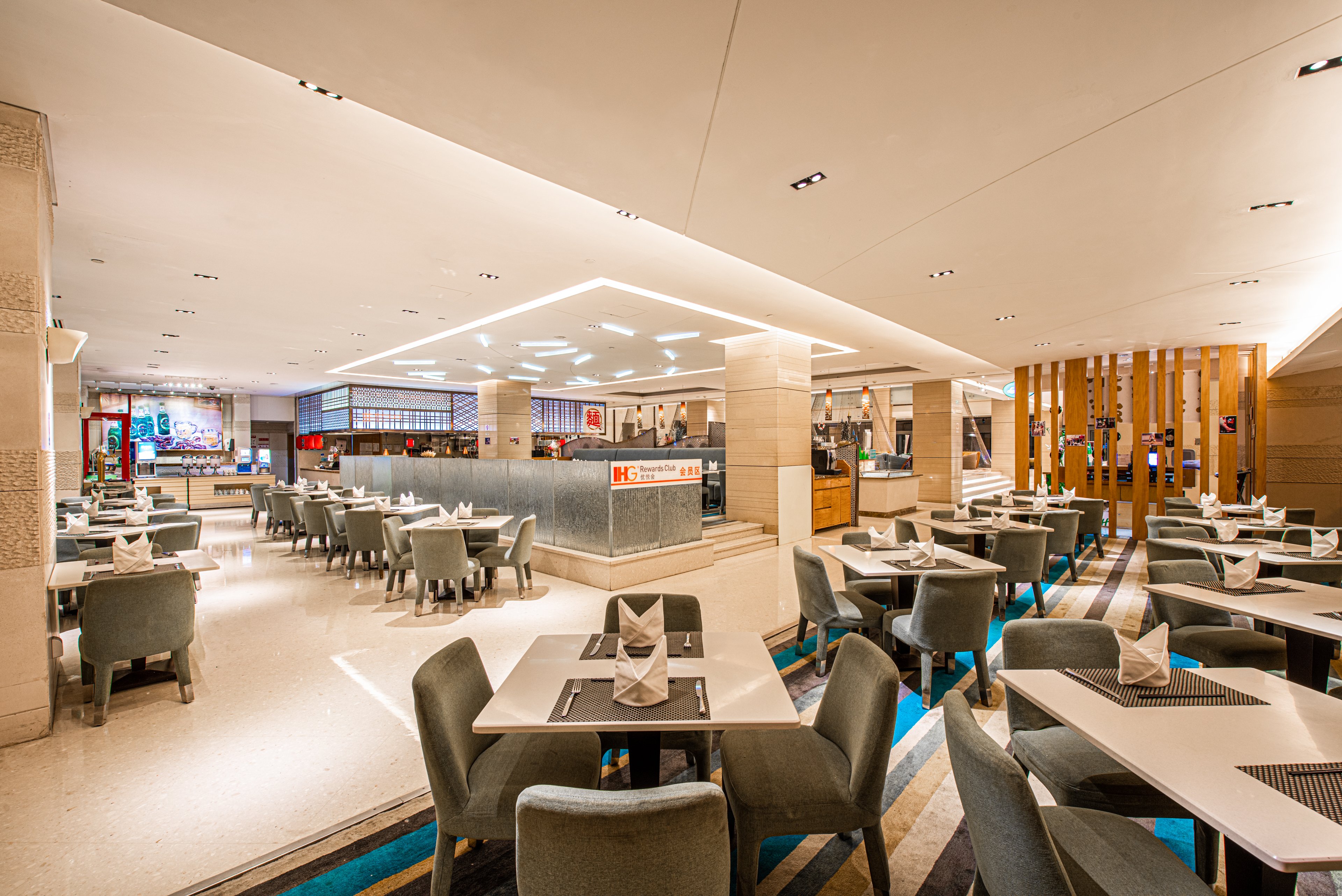 Holiday Inn Qingdao City Centre 35/50