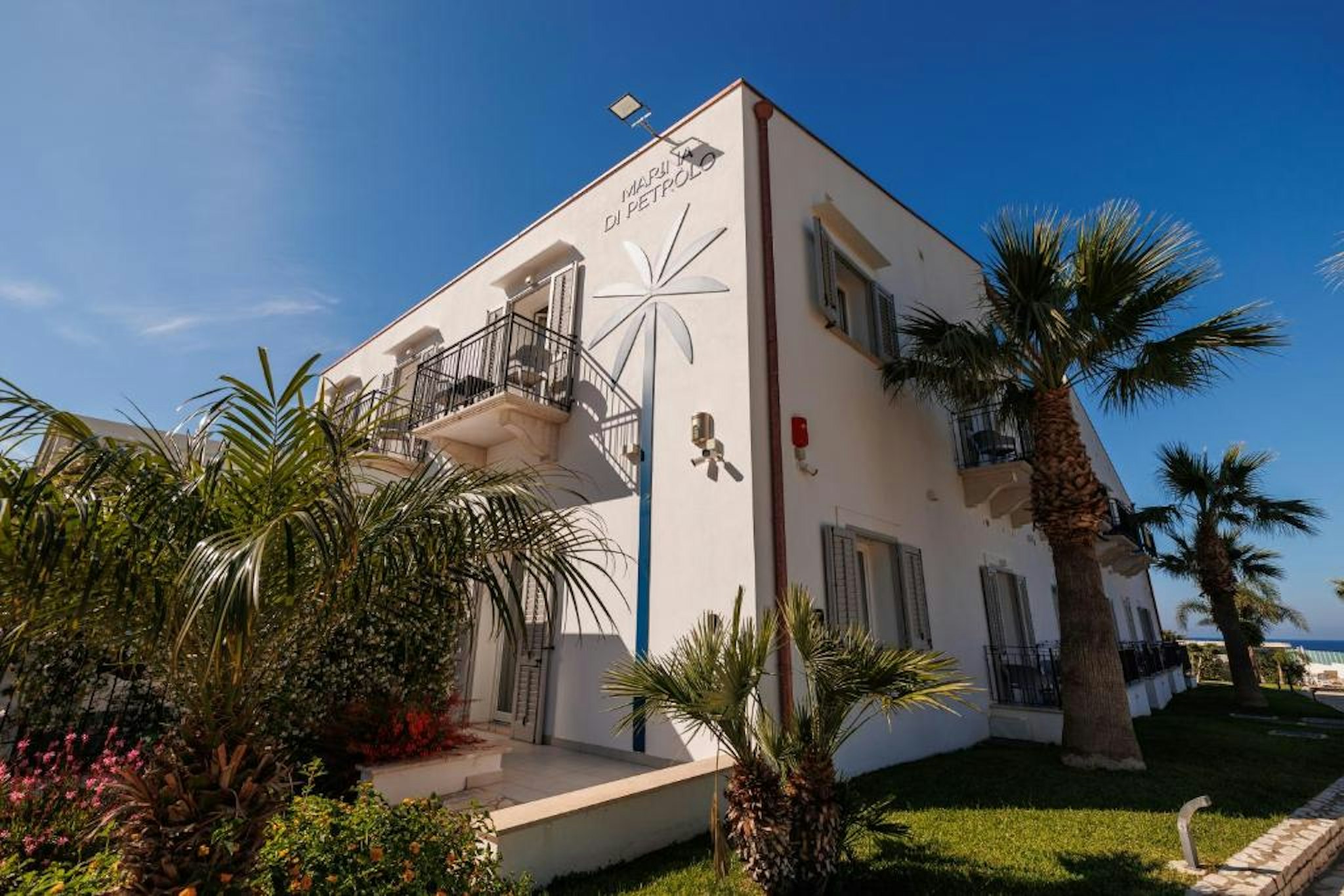 Marina Di Petrolo Hotel And Spa 3/50