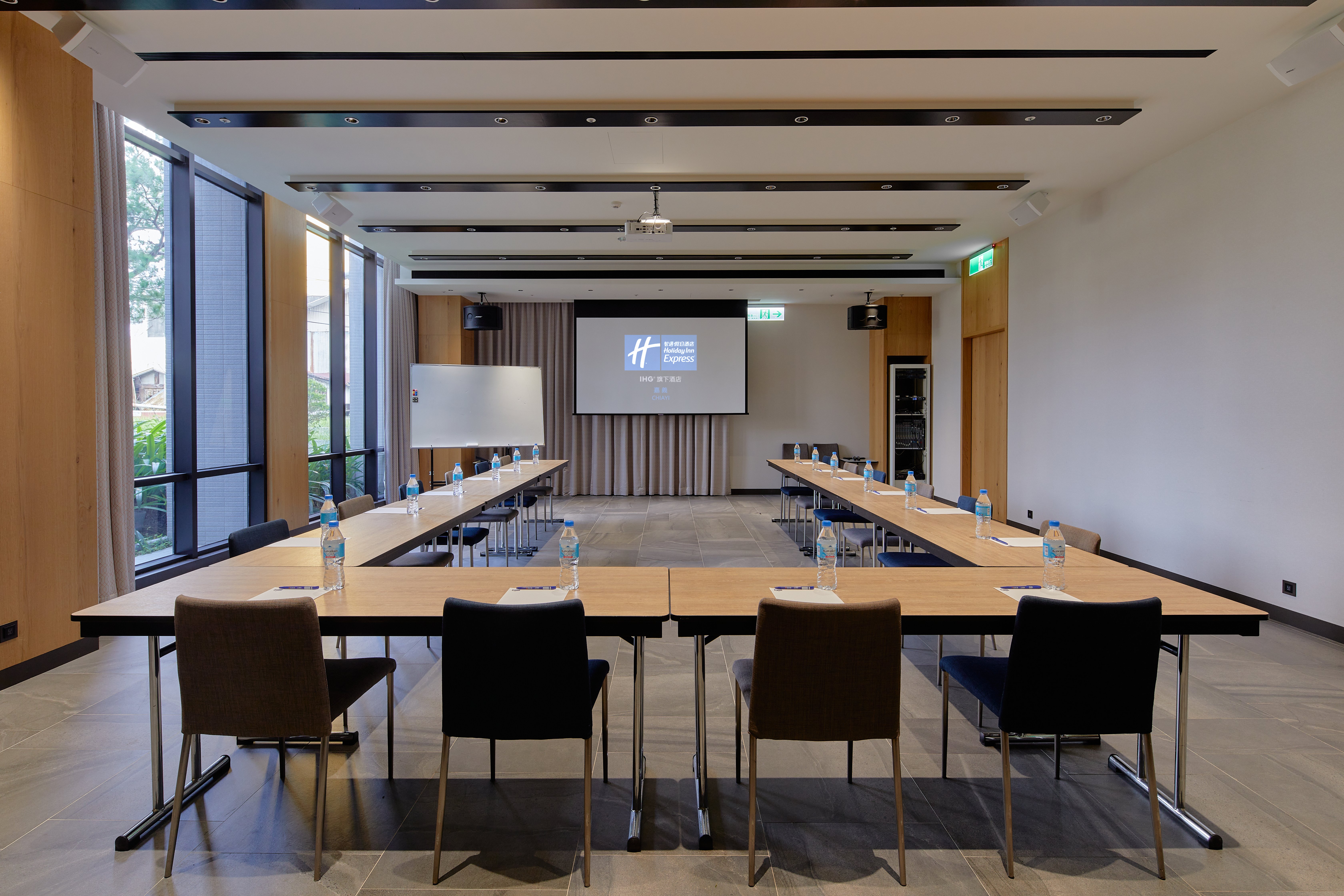 Holiday Inn Express Chiayi 44/49