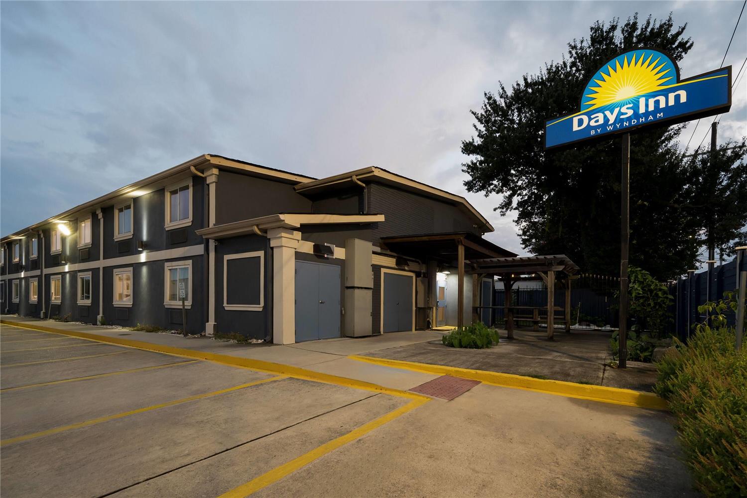 Days Inn by Wyndham New Orleans Pontchartrain 39/43