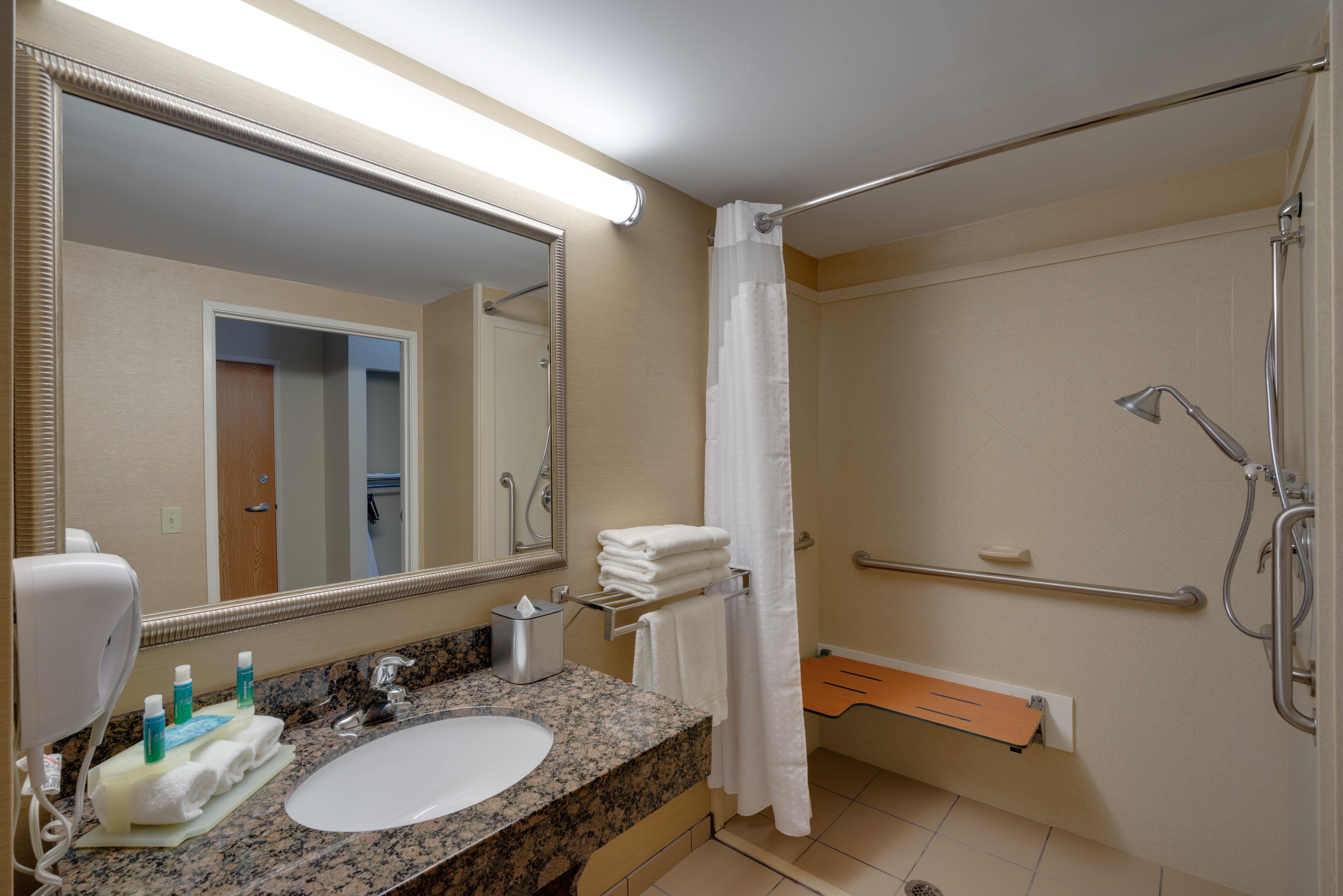 Holiday Inn Express Charles Town 62/62