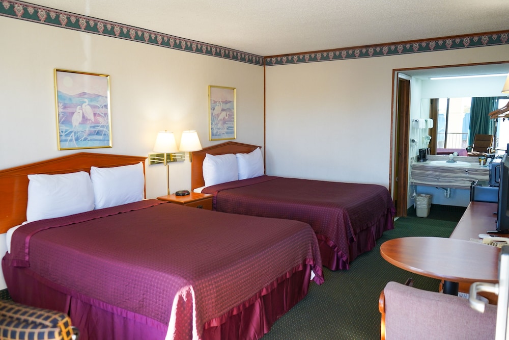 Sunset Inn Clarksville 9/44