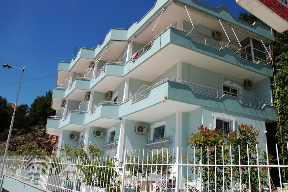 Bebi Apartments 2/50