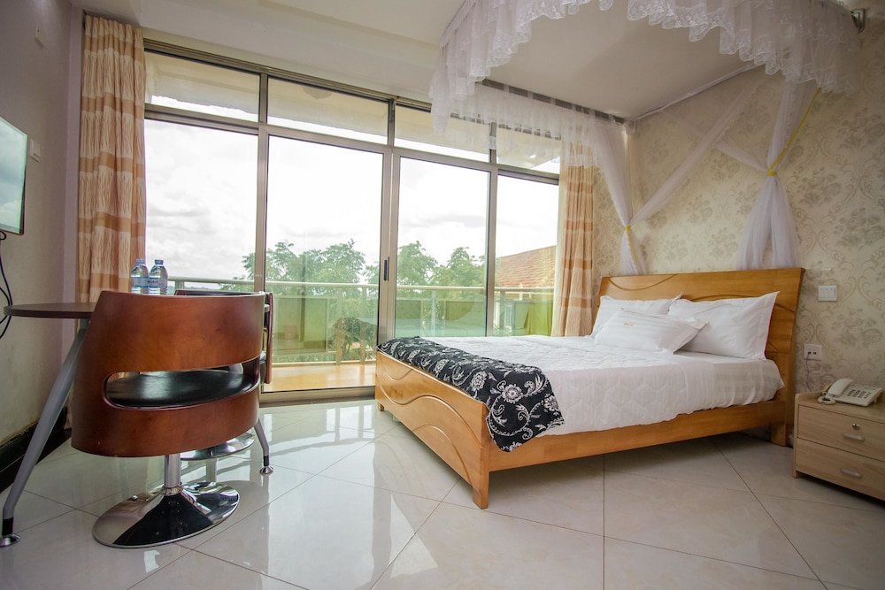 Sal's Boutique Hotel 12/35