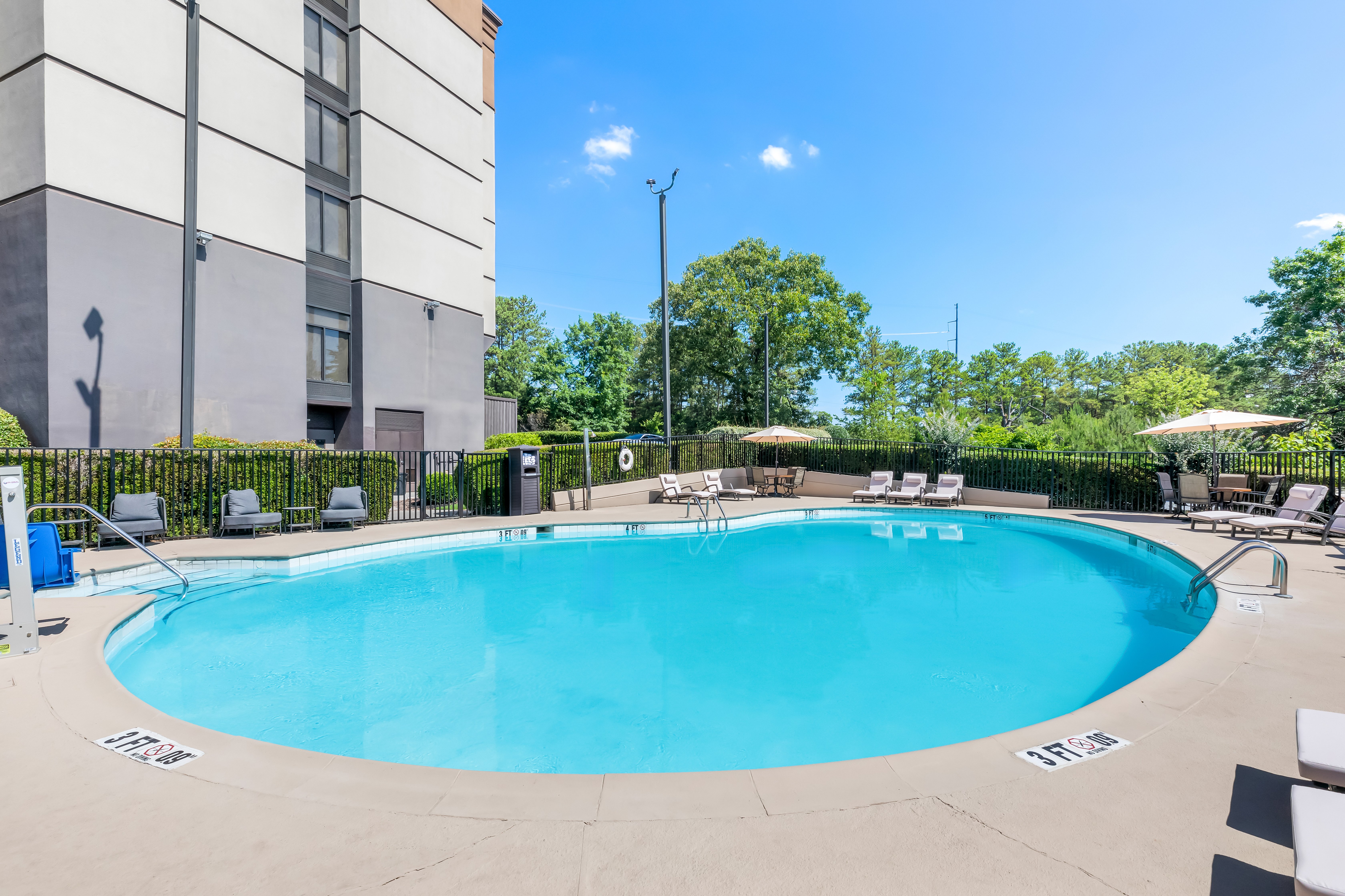 Holiday Inn Express Atlanta Galleria Ballpark Areaa 42/46