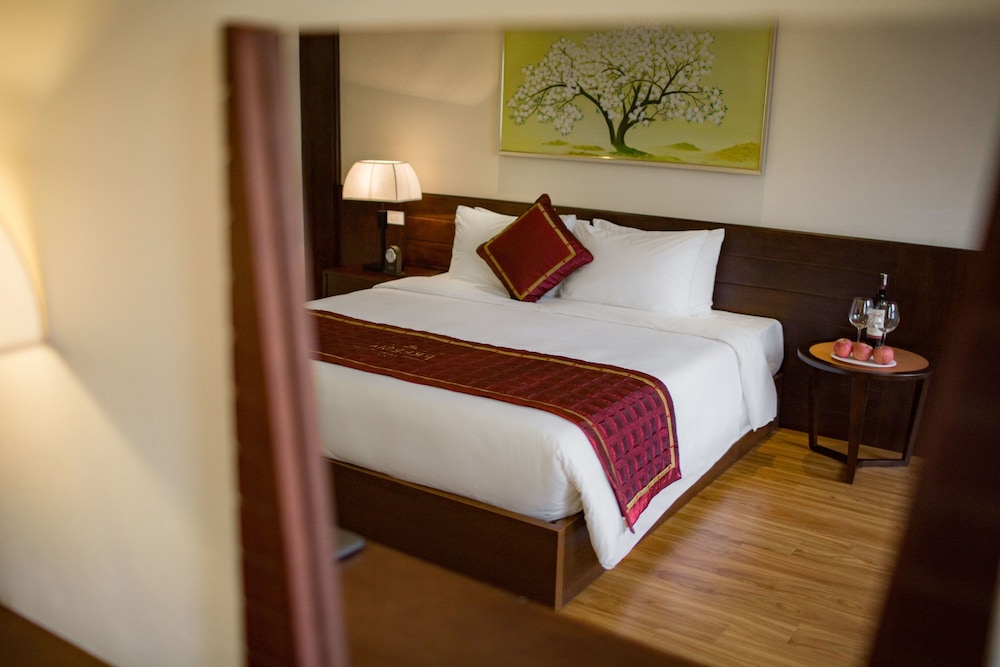 Freesia Hotel 13/72