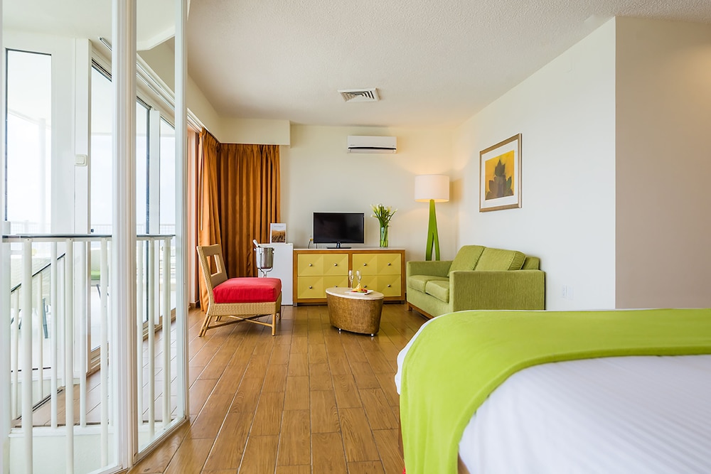 Sunscape Curacao Resort, Spa & Casino - All Inclusive 23/70