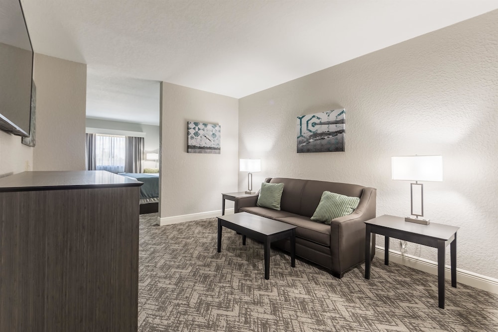 Best Western Plus Sebastian Hotel & Suites 22/30