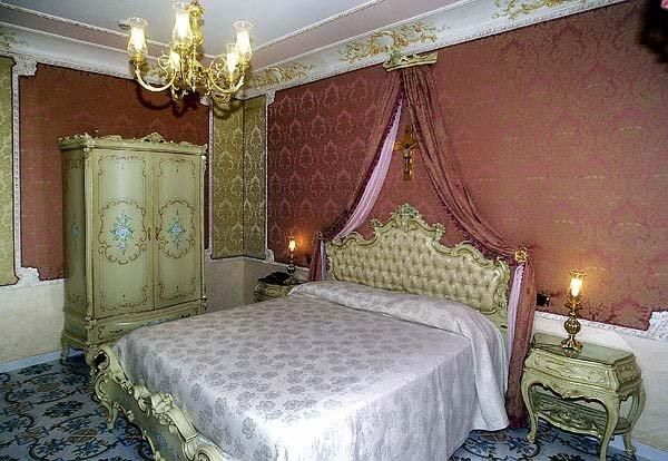 Grand Hotel La Sonrisa 8/19