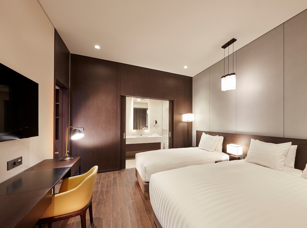 ROYAL, SUITE, OCEAN VIEW