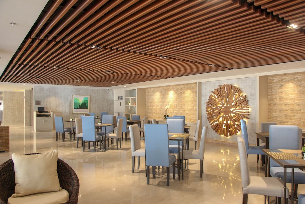 Acacia Hotel Bacolod 10/20