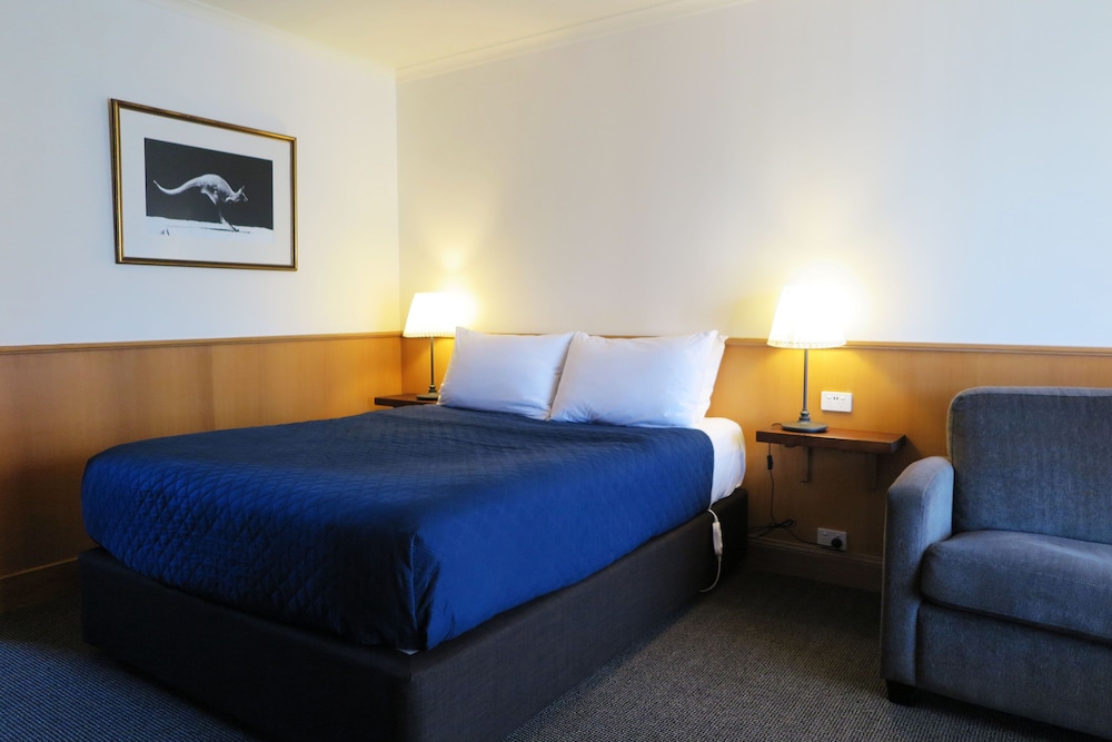 Upstairs, Economy, Queen Bed