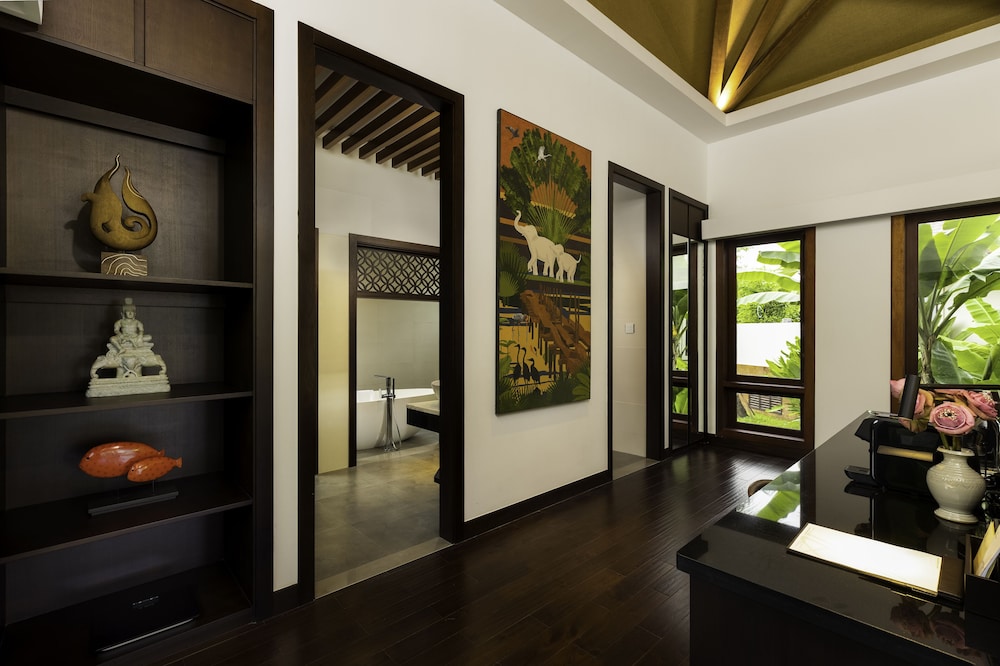 Angkor Green Gardens by Dara 6/70