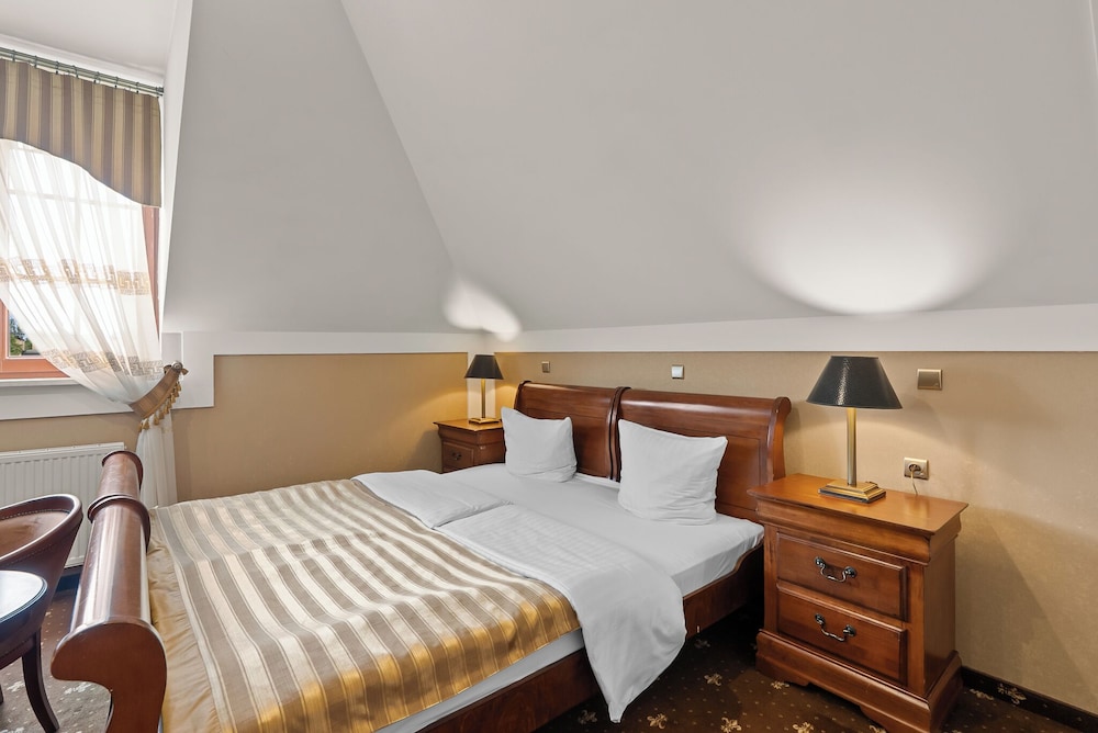Hotel Diament Arsenal Palace Chorzow 11/50
