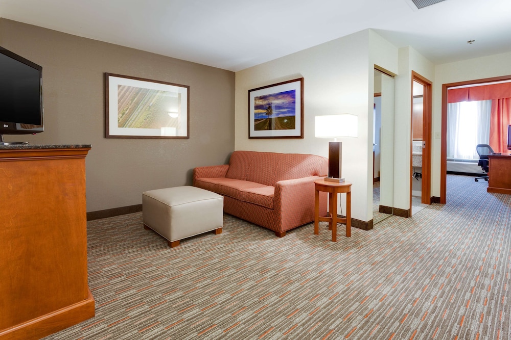 Drury Inn and Suites St Louis O Fallon IL 7/36