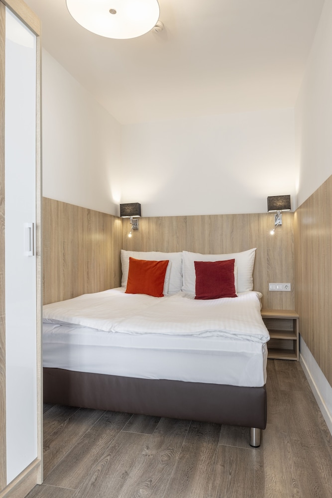 Silver Crown Hotel & Residence 11/50