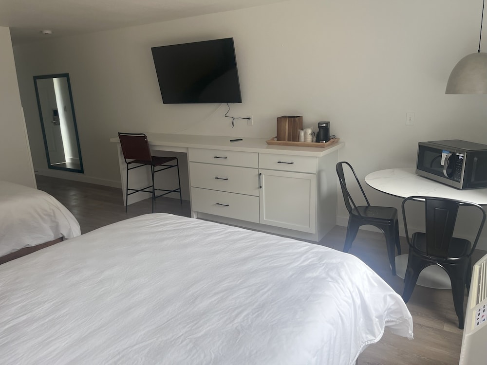غرفة قياسية بسريرين كوين، King Oscar Motel 4/10