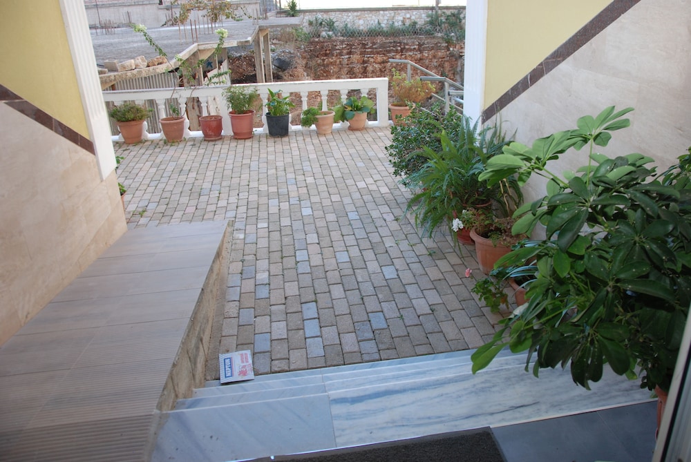 Sunrise Luxury Apartment 2/50