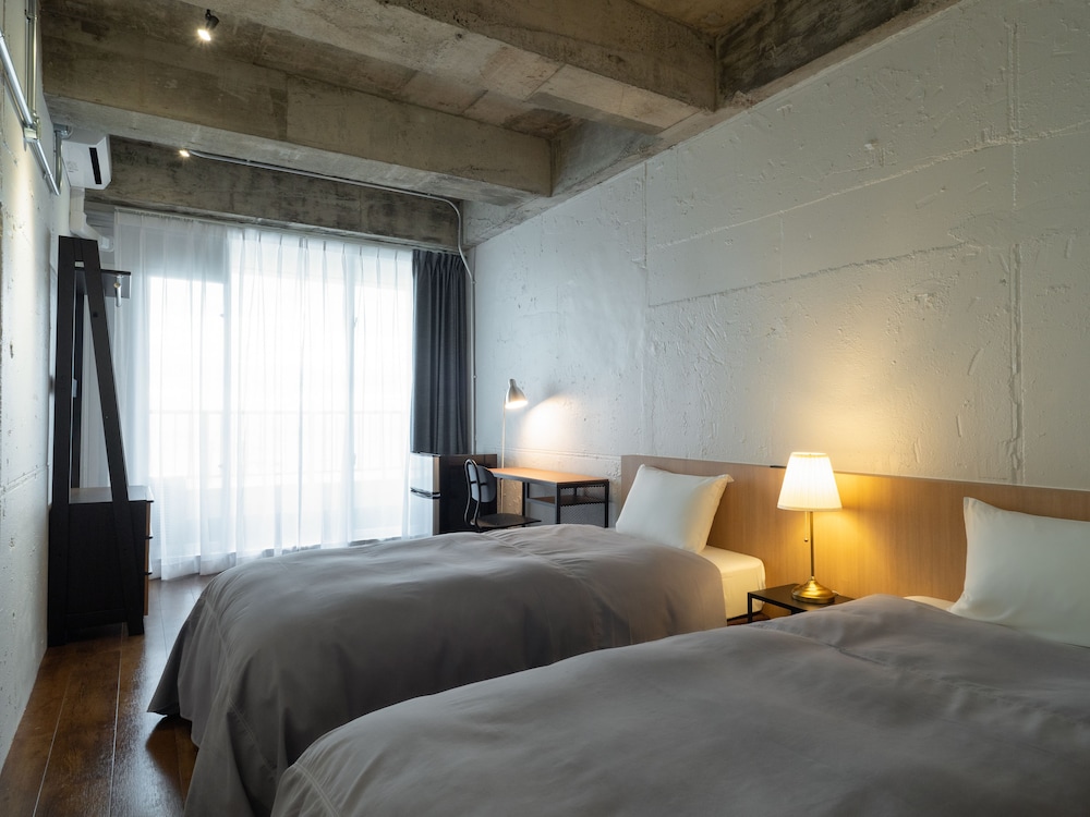 Moderate, Twin Beds