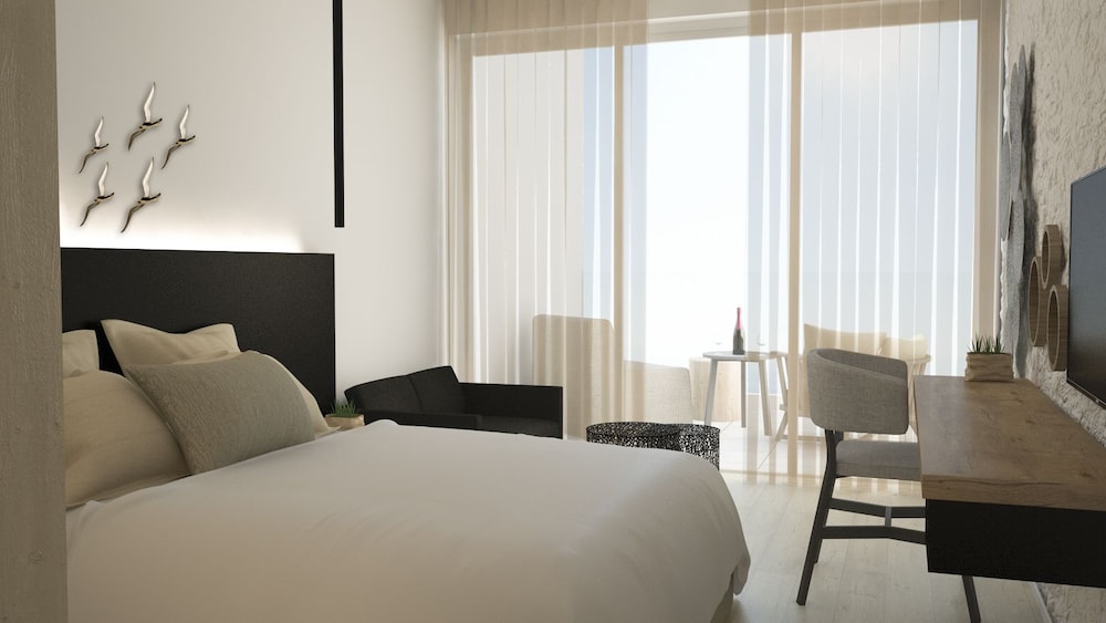 Abacus Suites 8/82