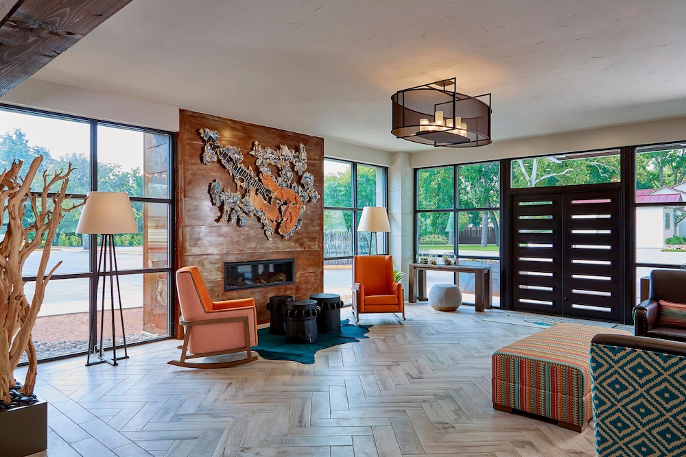 Fredericksburg Inn And Suites 40/53