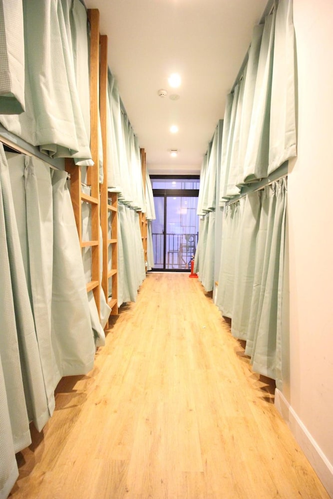 The Next Door Hostel Lower East Nine 76/84