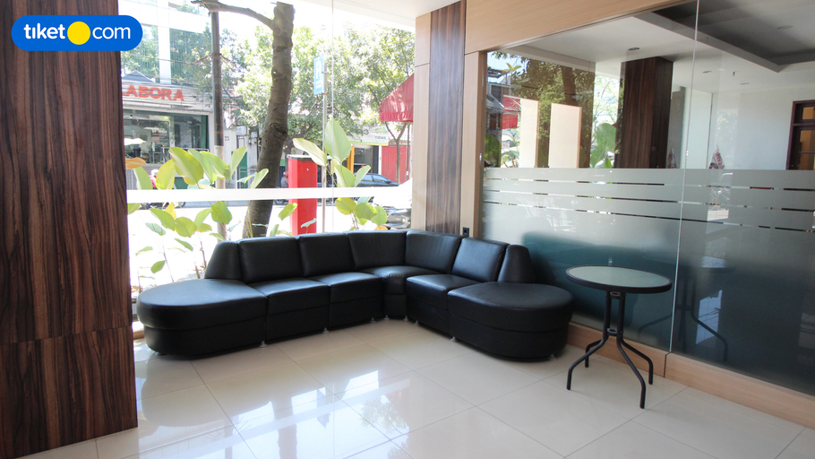 Veleza Hotel 7/11