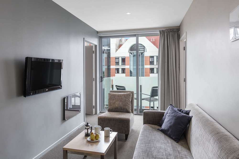 Tetra Serviced Apartments by Nesuto 36/48
