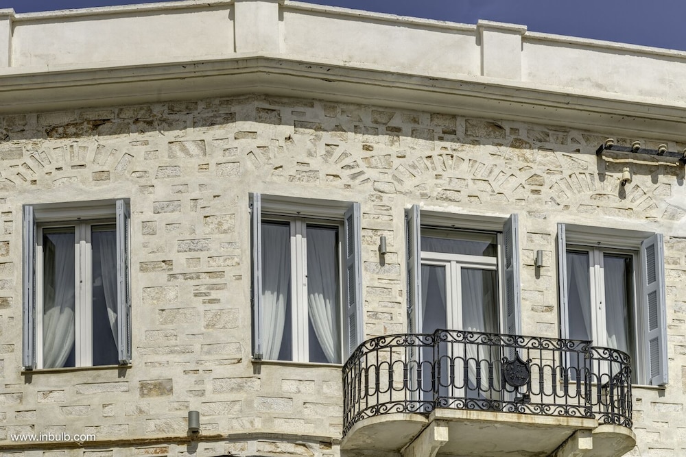 1844 Suites 4/61