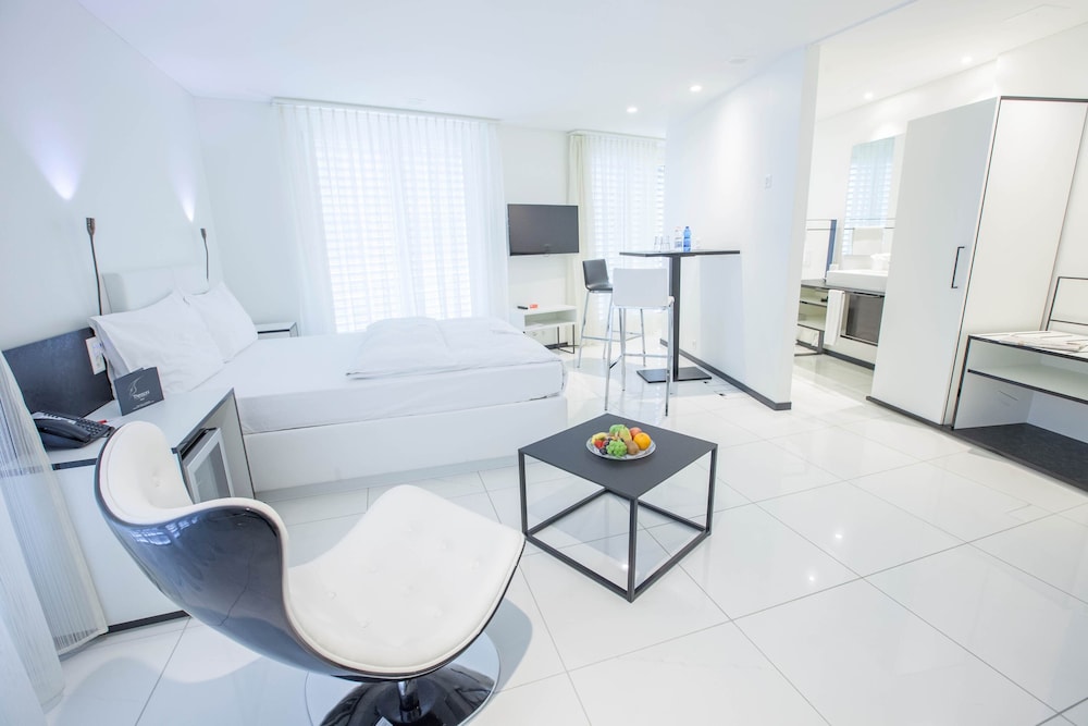 THESSONI HOME ZURICH 28/48
