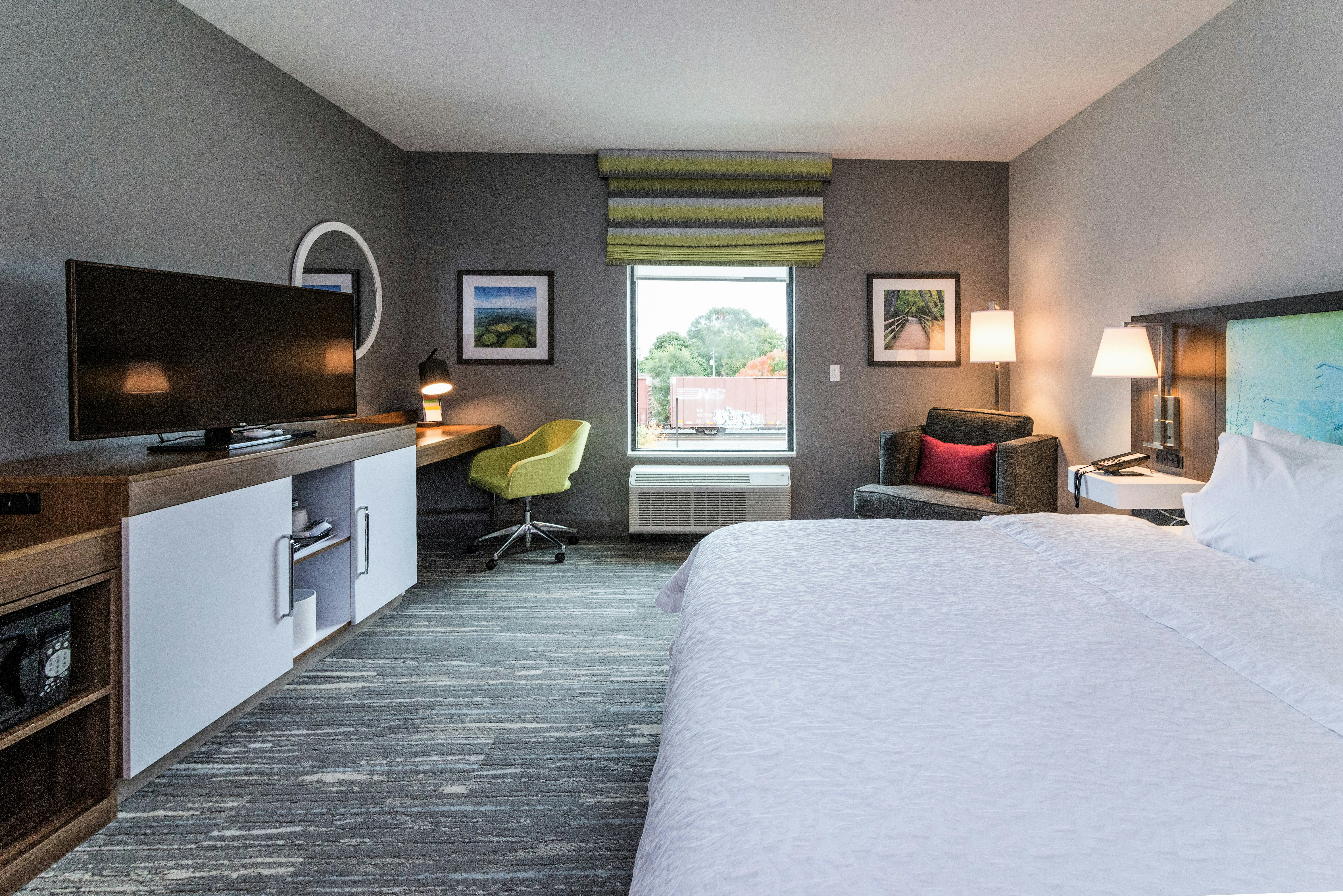 Hampton Inn Suites Allen Park 20/41