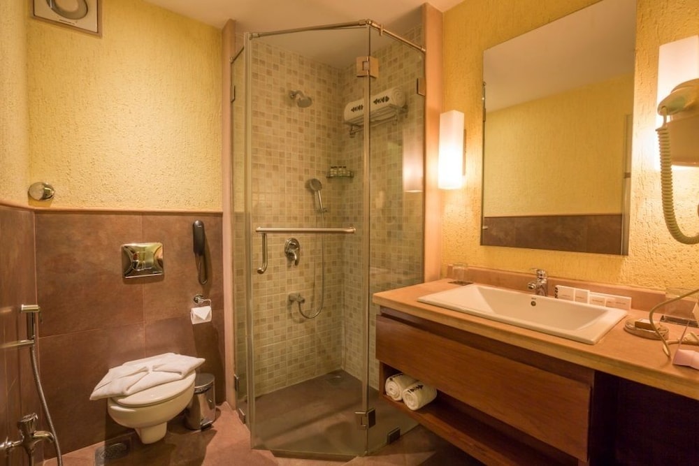 Deltin Suites 8/39