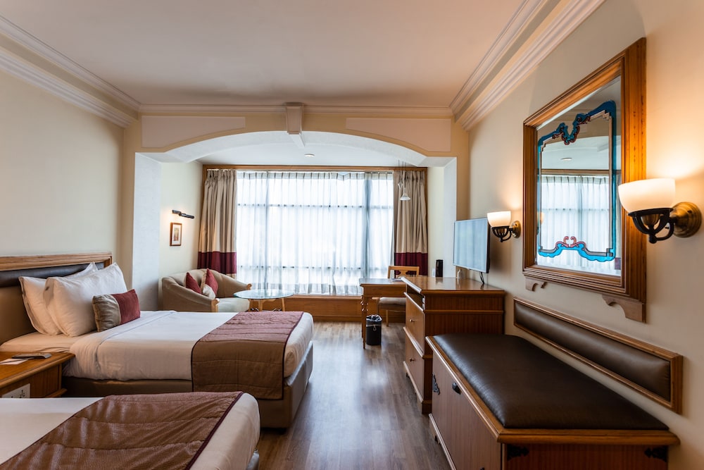 The Maya Hotel 13/50