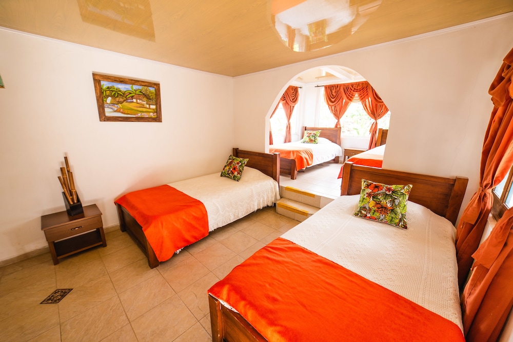 Family, Cabin, 1 Double and 3 Single Beds